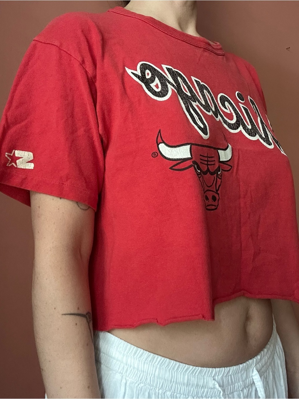 STARTER Red Chicago Bulls Cropped Graphic Tee
